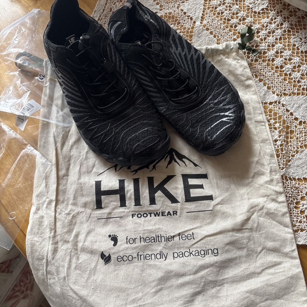 NWT Hike Footwear Lorax Pro Barefoot shoes Black/Grey Unisex EU 42 US 9